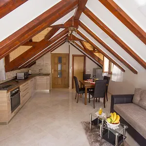 Apartament Niko Kastel Stari, Kaštela